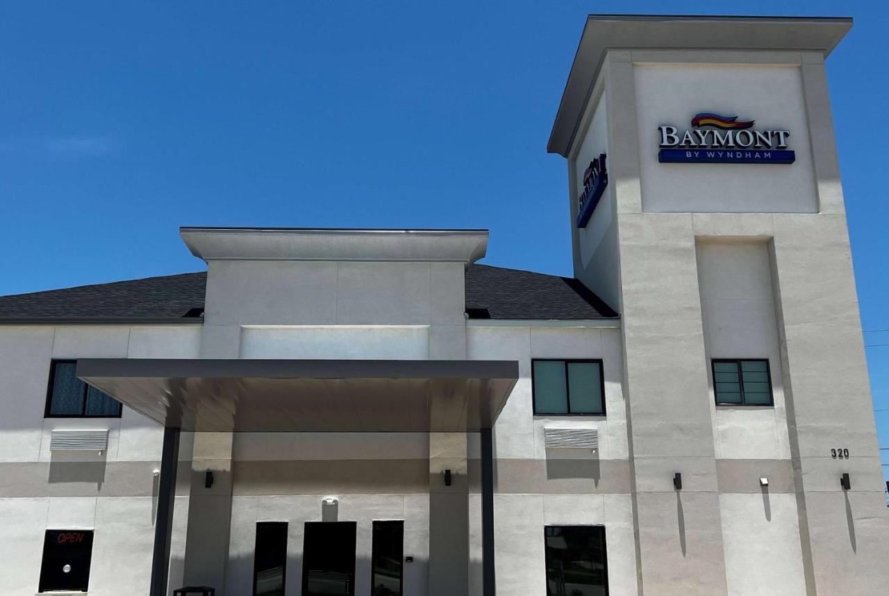 Отель Baymont By Wyndham Freeport Texas Экстерьер фото