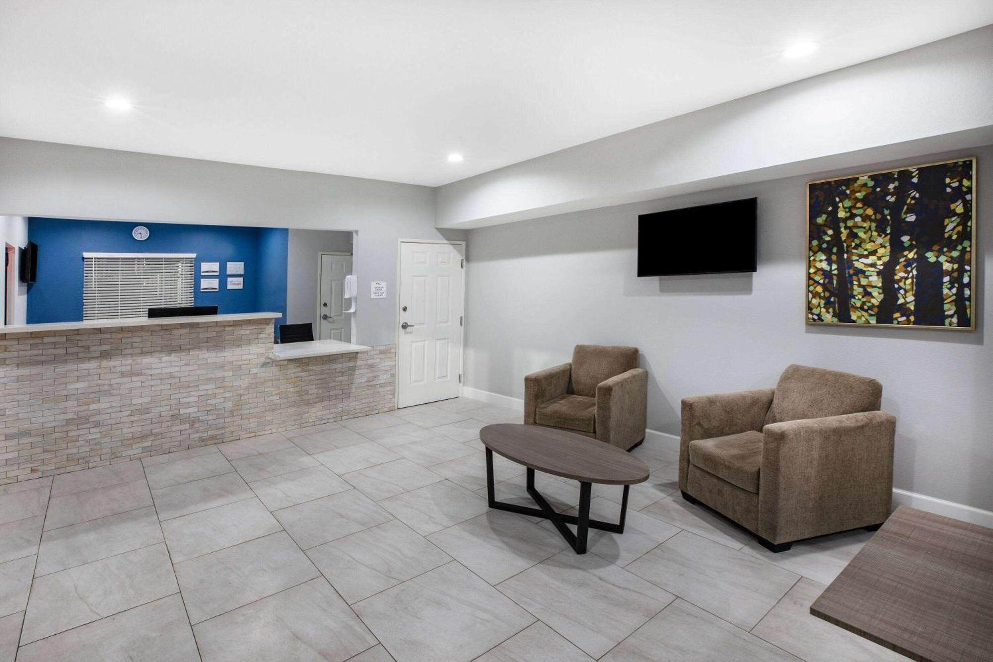 Отель Baymont By Wyndham Freeport Texas Экстерьер фото